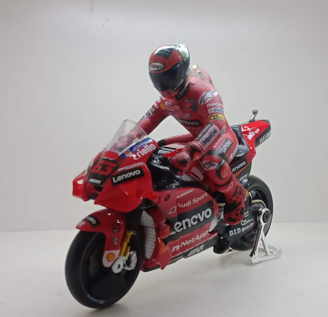 Figurine Métiers Pilote Moto GP - coureur moto Warren Stratford